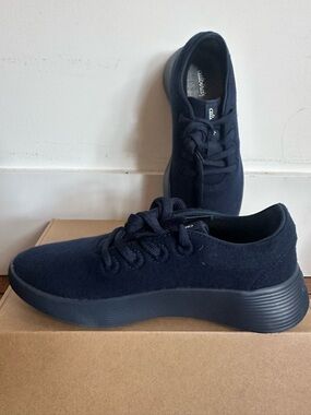 allbirds Women’s Navy Wool Sneakers
